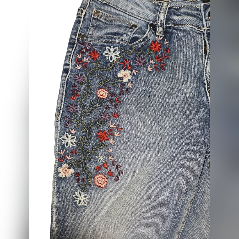Earl Skinny Jeans with Gorgeous Floral Embroidery,  Size 6 women's - Picture 3 of 7